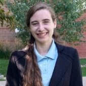 Aryn Loew headshot