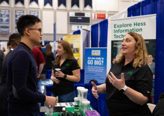 Benjamin Wang, petroleum engineering 2020 talks to a recruiter from Hess Corporation