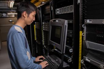 Student works on supercomputer in CTLM