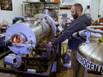 Vacuum chamber in Center for Space Resources