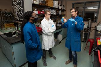 Students in the lab with Mike McGuirk