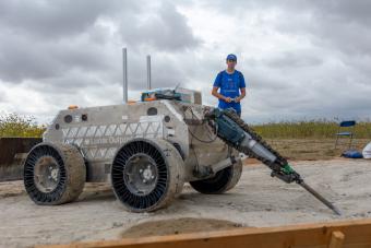 Mines student operates rover during NASA Break the Ice Challenge test