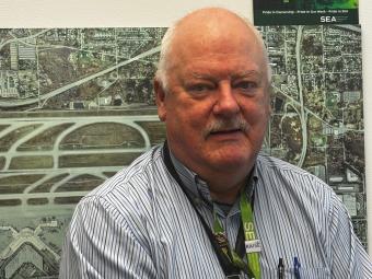 Headshot of Erik Knowles