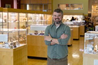 Mines researcher connects minerals, industry and power to predict