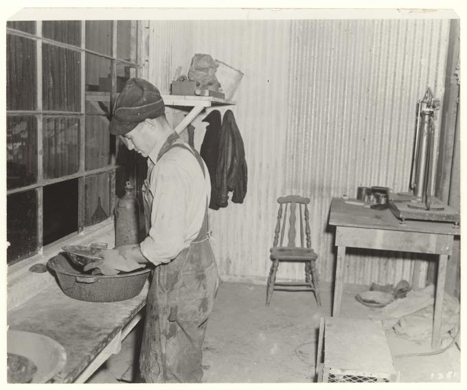 Arthur Lakes Library receives donation of historic mining photographs