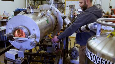 Vacuum chamber in Center for Space Resources