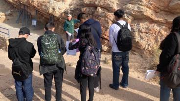 Alameda students at Dinosaur Ridge