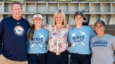 Head Coach Mike Coutts, Hannah Roberts, Kerry Siggins, Sidney Wilson, assistant coach Barb Duran